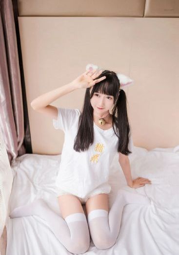 午夜精品在线播放