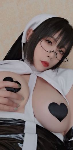 伦理年轻漂亮的岳中文